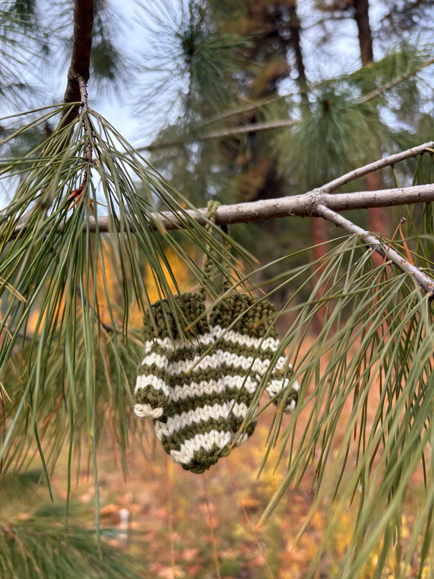 Knit a Holiday Ornament: Mini Mittens